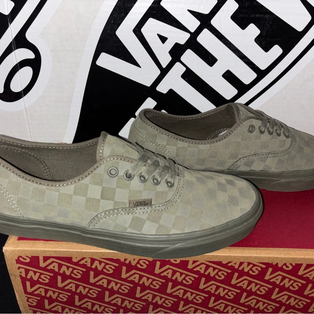 Vans Authentic sz 9.5 Men’s 11.0 Women’s - Picture 8 of 12